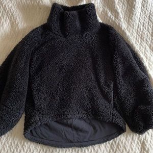 Black fleece Sherpa thing. XS